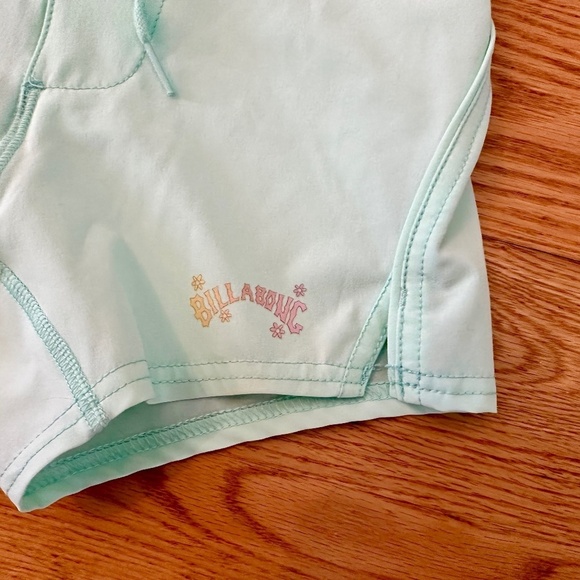 Billabong Girl's Summer Love Boardshorts - Size 4 - Picture 3 of 8
